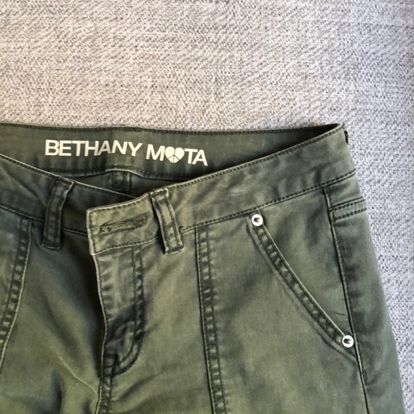 Green Jegging - Picture 3 of 4